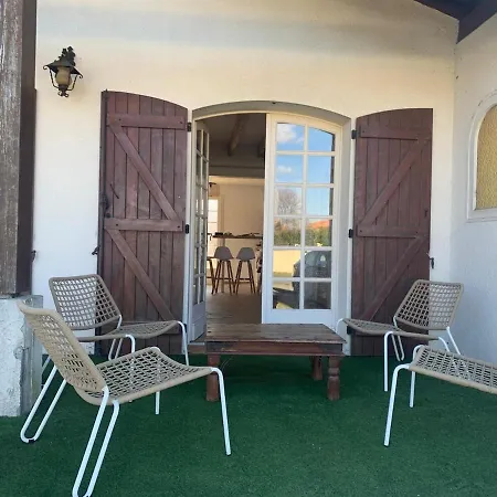 Prázdninový dům Maison Au Calme Entre Et Bourg